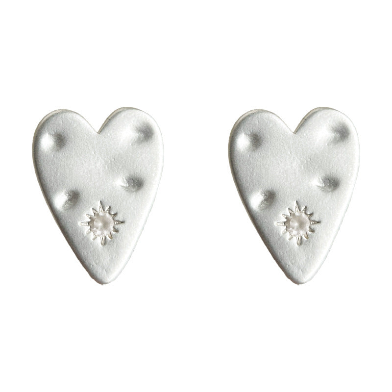 C관 - 무광 실버톤 하트 디자인 925 은침 귀걸이 [5580] 25.03-1