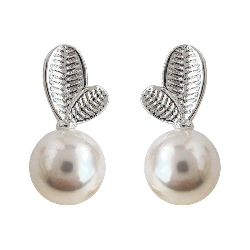 C관 - 디자인 감각이 돋보이는 작은 잎사귀 은침 귀걸이 [3640] 24.03-4