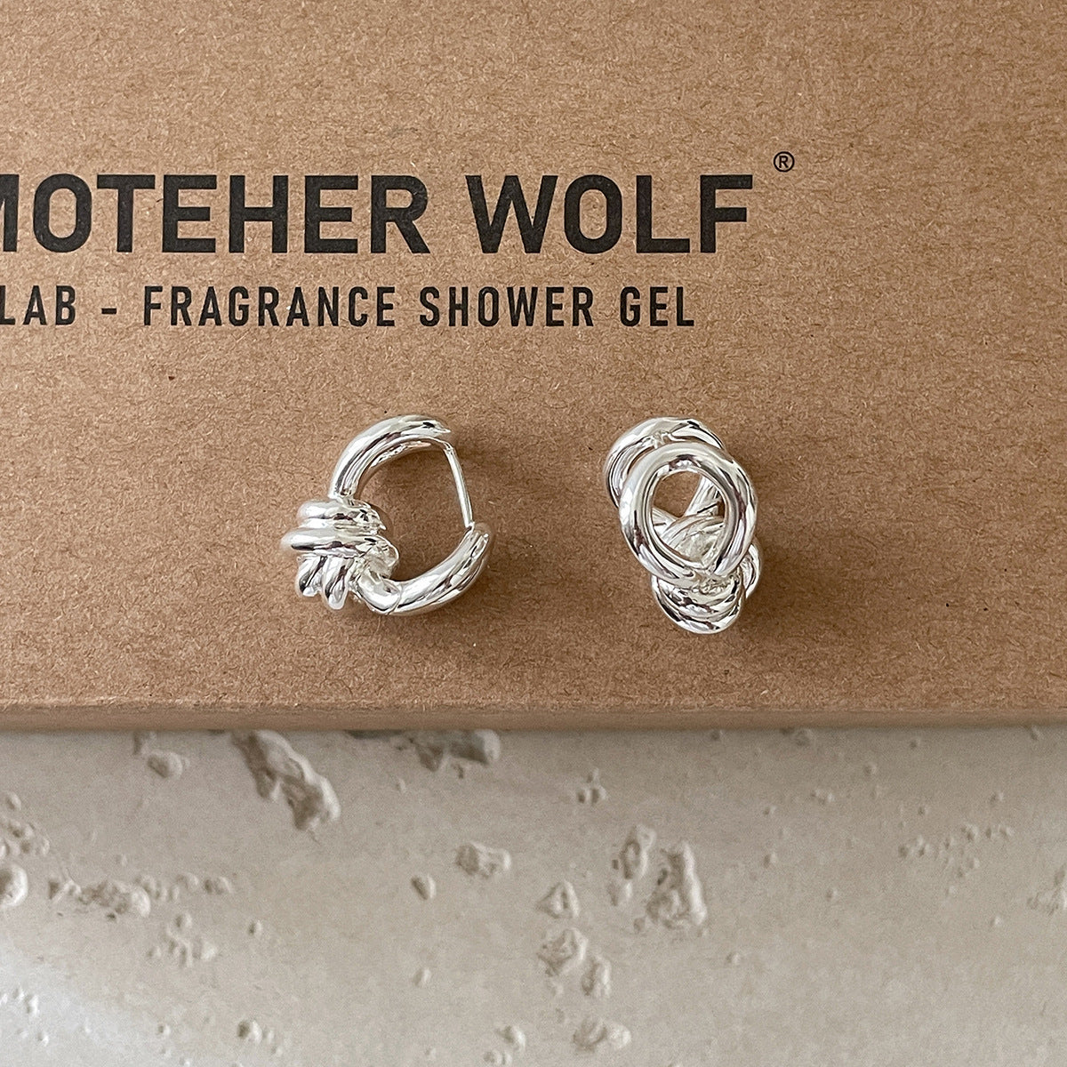 A관 - 트위스트 매듭 디자인 스터드 귀걸이 [EH-4325] 25.12-3