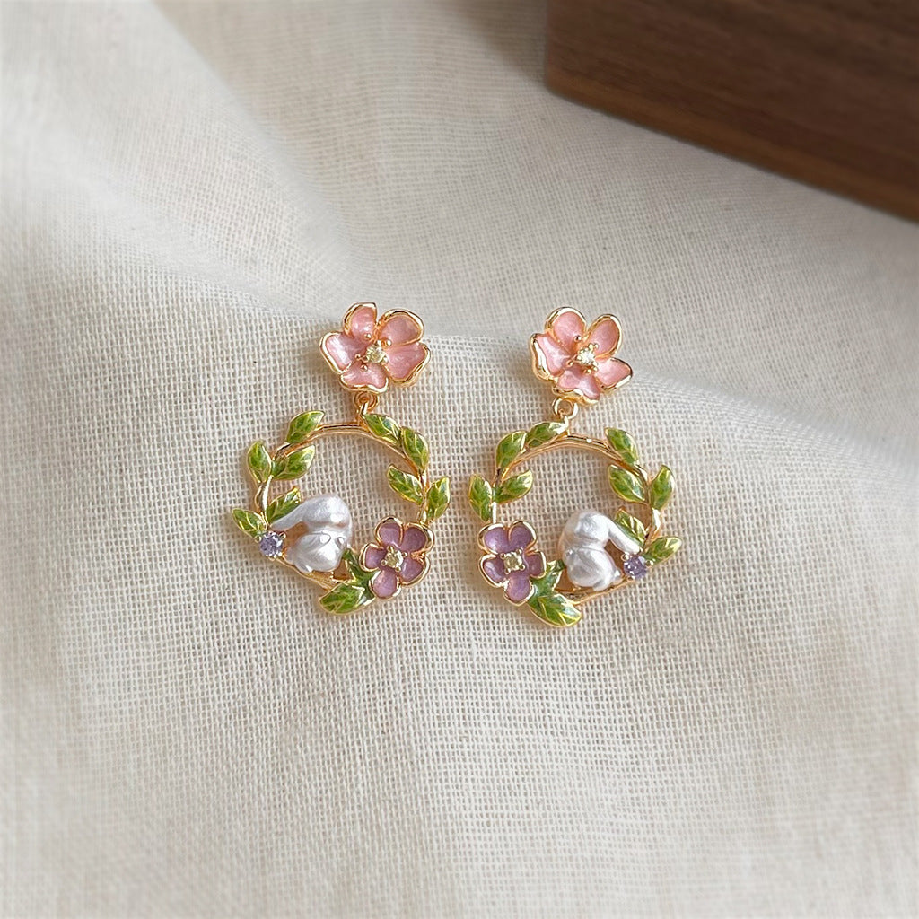 C관 - 925 은침 핸드 플라워 토끼 드롭 스터드 귀걸이 [6922] 25.10-4