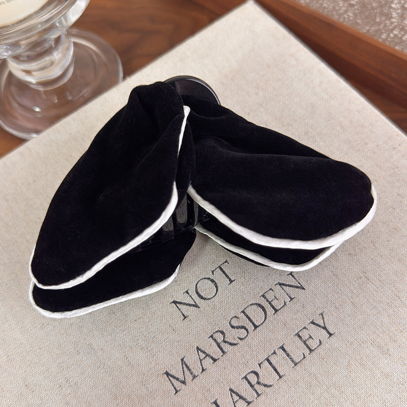 E관 - 벨벳 나비 모양 삼각형 집게핀 [27586] 25.10-4