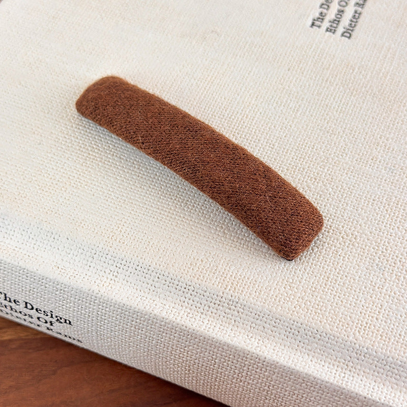 E관 - 컬러 퍼 소재 옆머리용 일자 헤어핀 [27574] 25.10-3