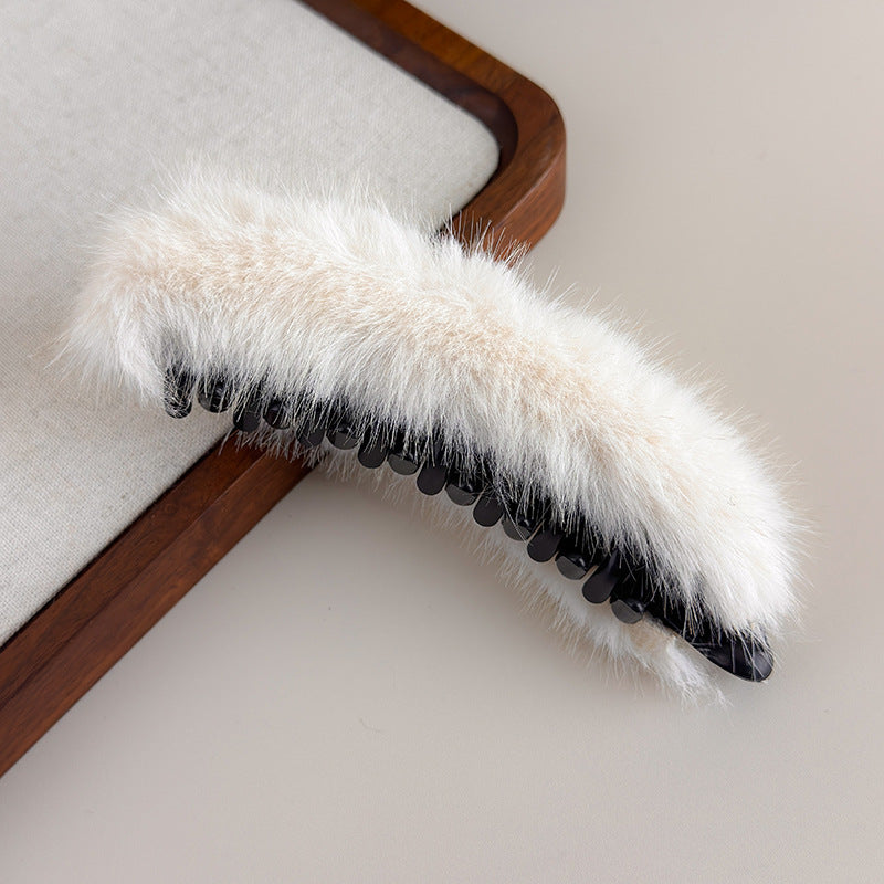 E관 - 퍼 소재 대형 집게핀 [27697] 25.11-3