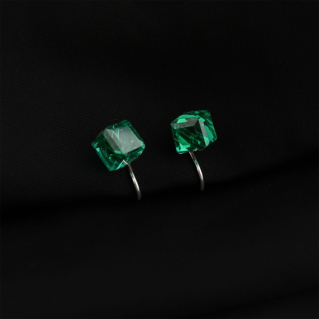 C관 - 18K 도금 에나멜 플라워 이어커프 귀걸이 [EJ0301S] 25.03-1