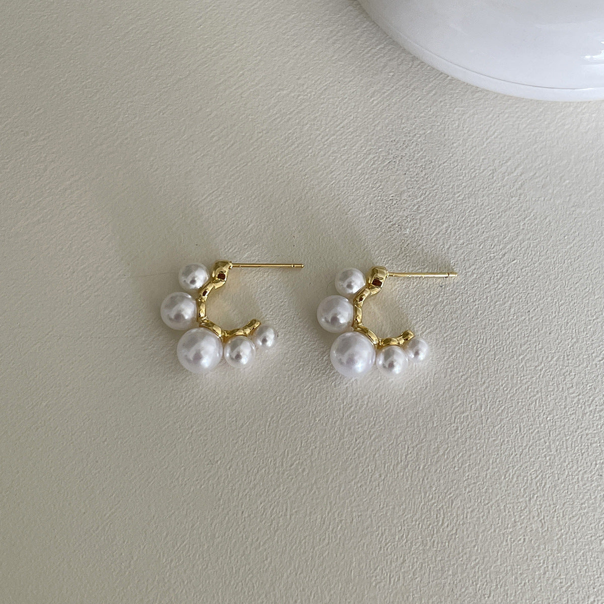 A관 - 진주 C형 디자인 대형 스터드 귀걸이 [EH-4110] 25.10-5