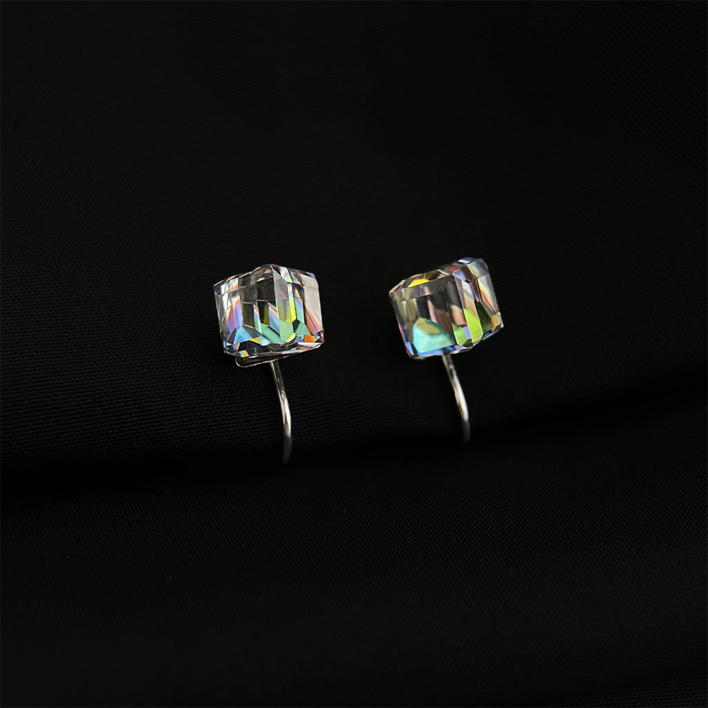 C관 - 18K 도금 에나멜 플라워 이어커프 귀걸이 [EJ0301S] 25.03-1