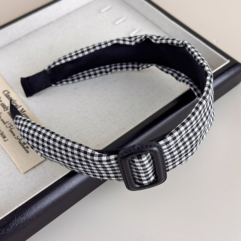 E관 - 클래식 블랙 화이트 체크 패턴 버클 머리띠 [27634] 25.11-1