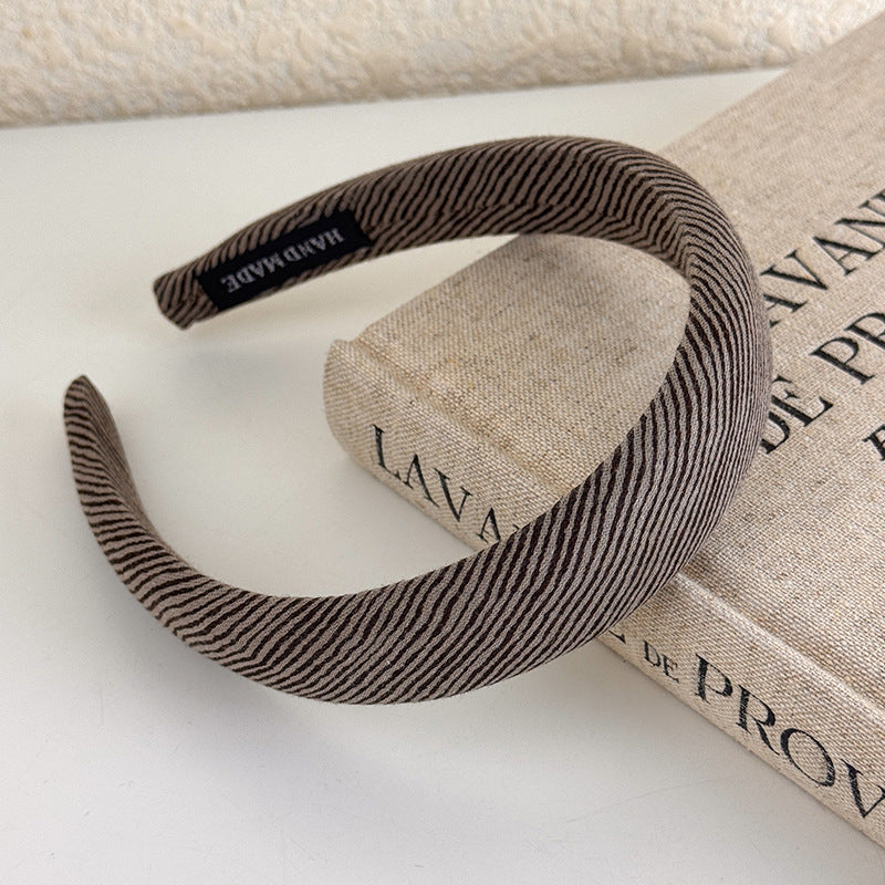 E관 - 브라운 도트 패브릭 스펀지 머리띠 [27498] 25.09-4