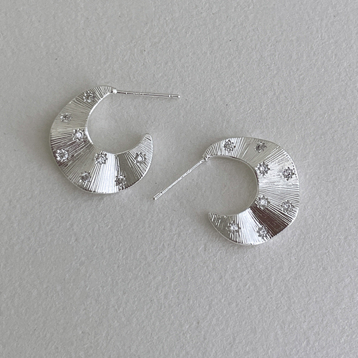 A관 - 큐빅 주름무늬 디자인 대형 스터드 귀걸이 [EH-4185] 25.10-5