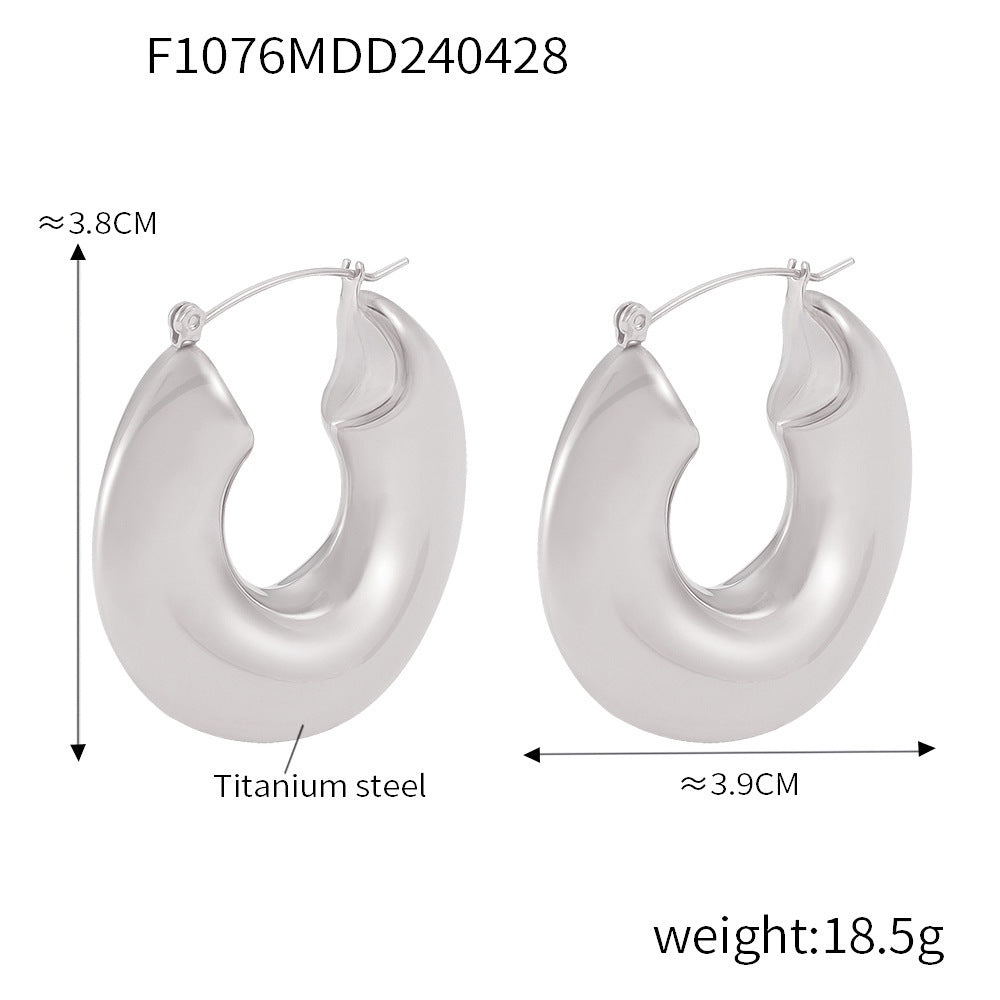 D관 - 셀럽 인기 디자인 트렌디 티타늄 스틸 굵은 링 미니멀 디자인 C자형 귀걸이 [F1076-8] 24.05-1