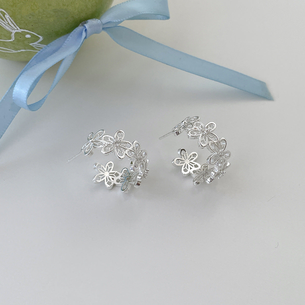 A관 - 큐빅 라인 플라워 디자인 C형 귀걸이 [EH-4168] 25.10-3