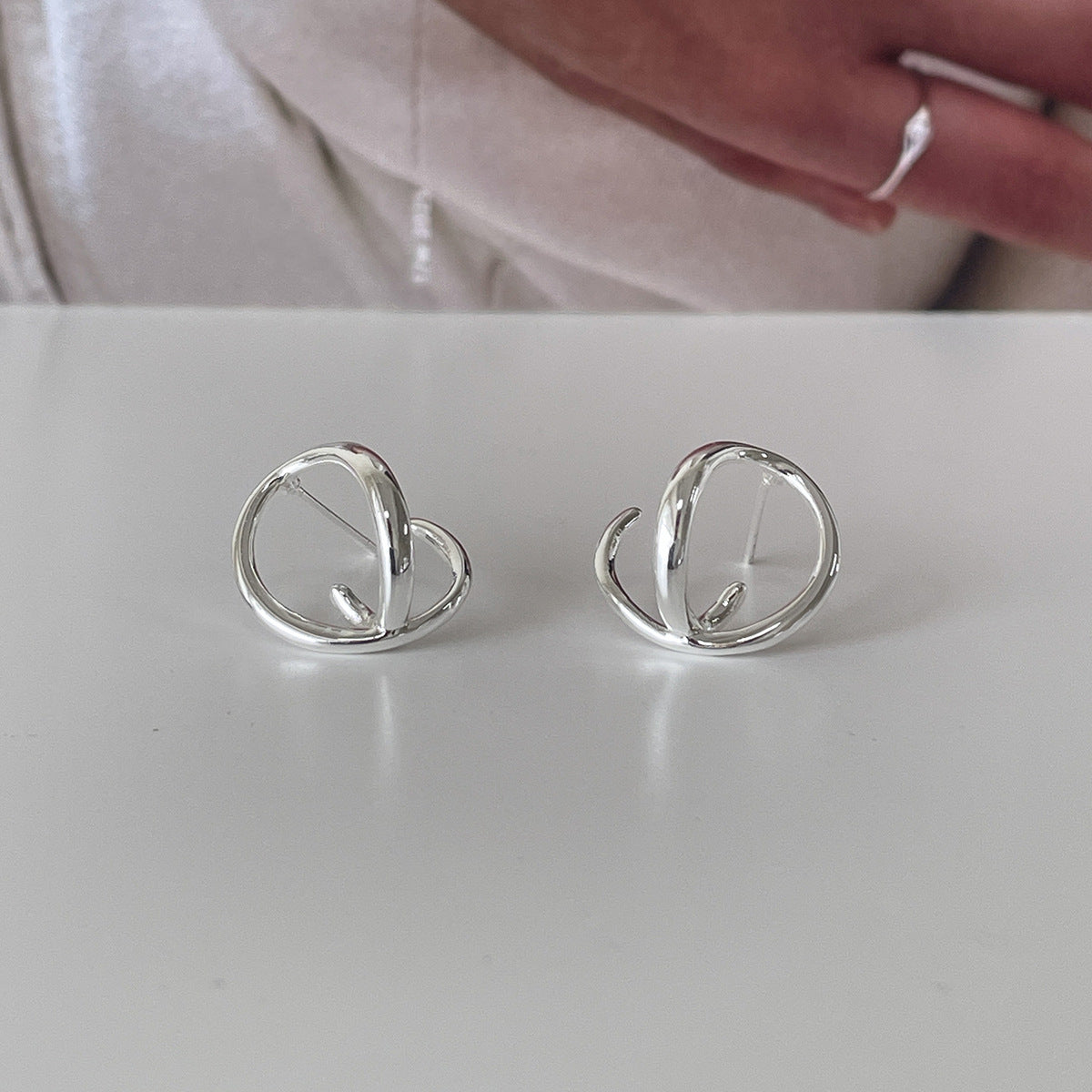 A관 - 기하학 크로스 라인 비정형 귀걸이 [EH-4410] 25.12-1