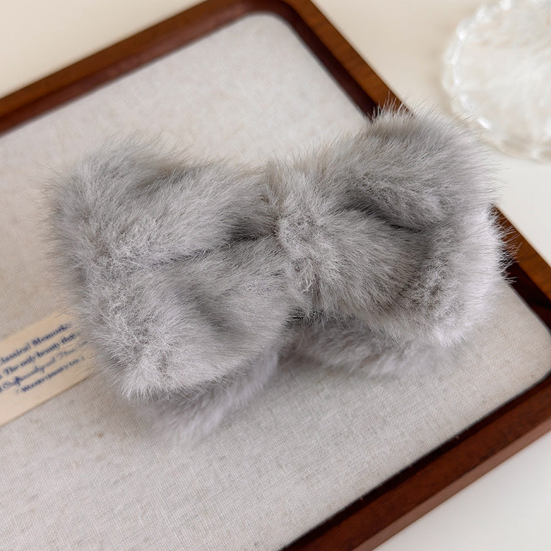 E관 - 퍼 리본 디자인 올림머리 집게핀 [27545] 25.10-1