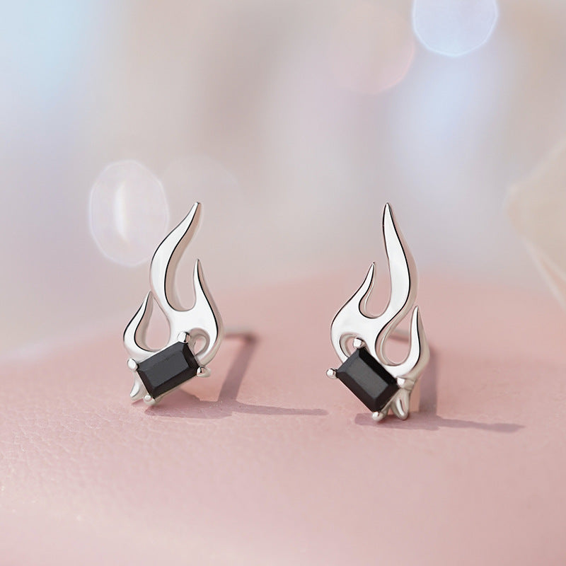 B관 - 925 실버 불꽃 모양 스퀘어 큐빅 스터드 귀걸이 [YC5154E_1] 25.10-5