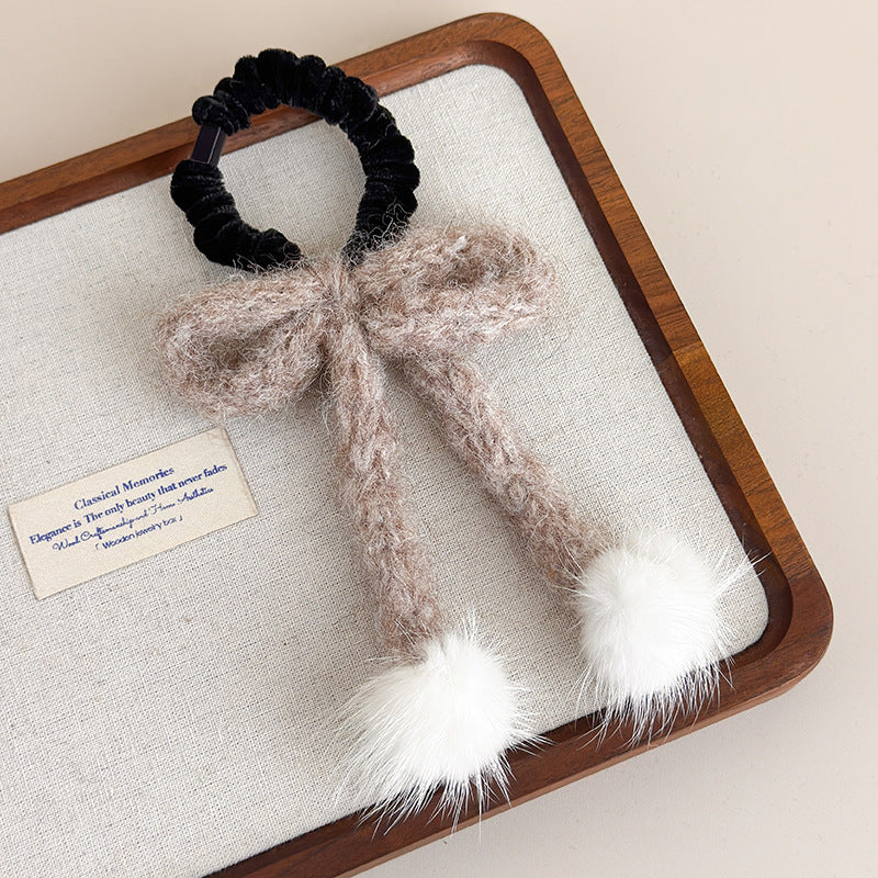 E관 - 니트 리본 디자인 퍼 볼 머리끈 헤어밴드 [26334] 25.11-3