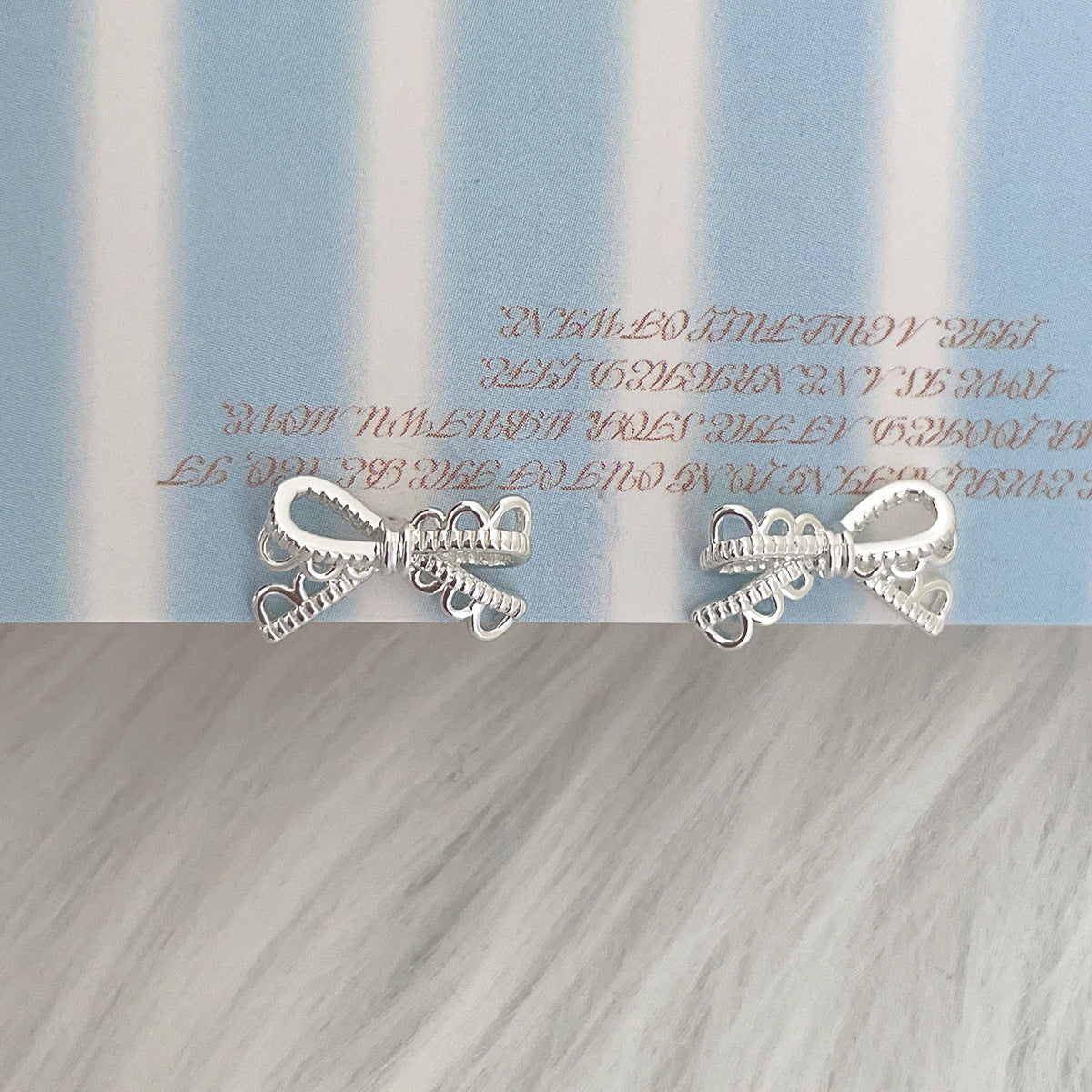 A관 - 리본 모양 플로럴 엣지 귀걸이 [EH-4167] 25.10-2