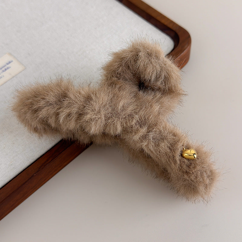 E관 - 퍼 소재 하트 포인트 집게핀 [26278] 25.11-2