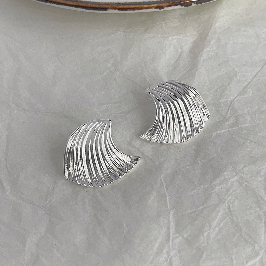 C관 - 14K 도금 메탈릭 부채 물결 모양 925 은침 귀걸이 [4223-4224] 25.04-1