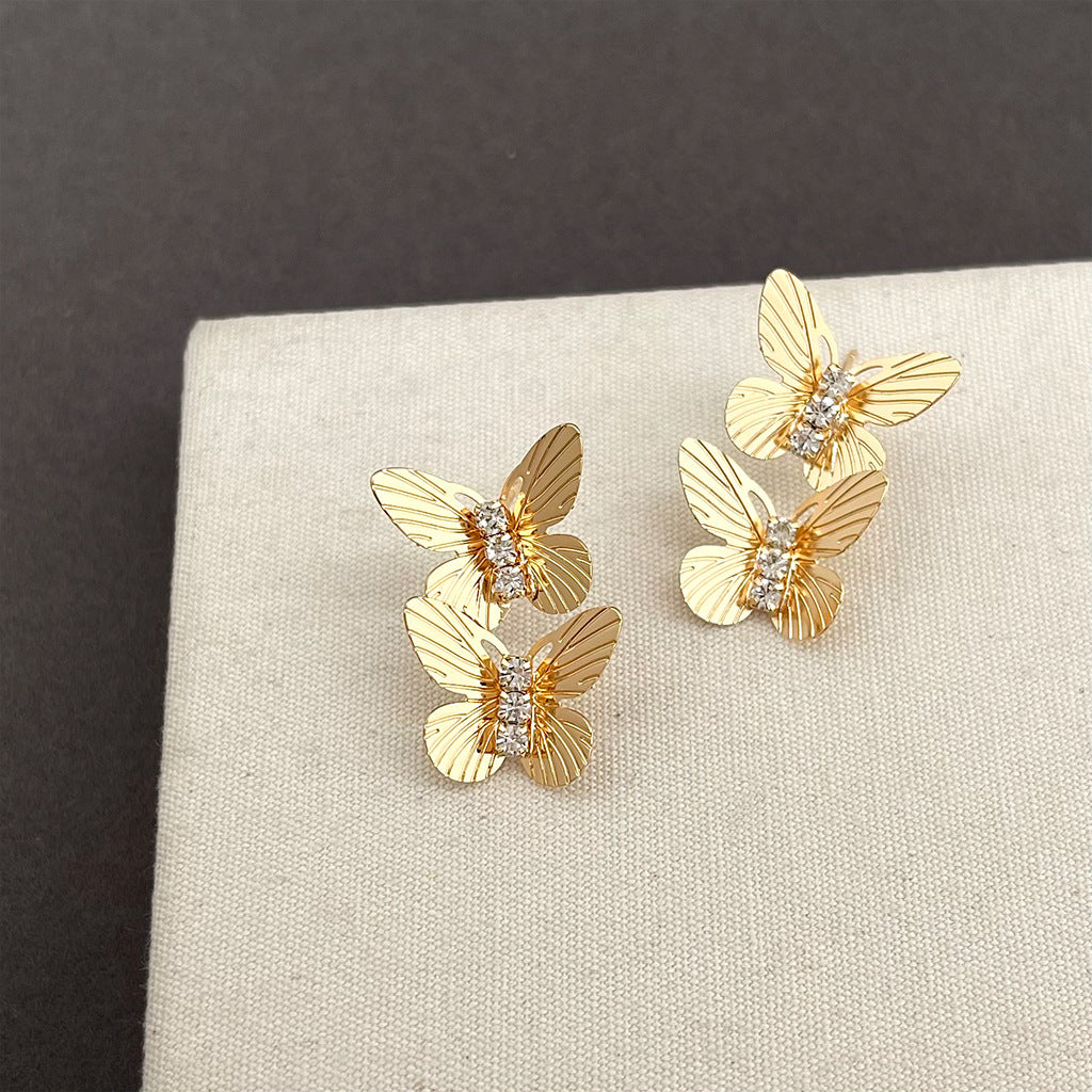 C관 - 입체 나비 큐빅 은침 귀걸이 [5867-5868] 25.04-3