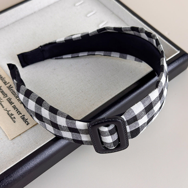 E관 - 클래식 블랙 화이트 체크 패턴 버클 머리띠 [27634] 25.11-1