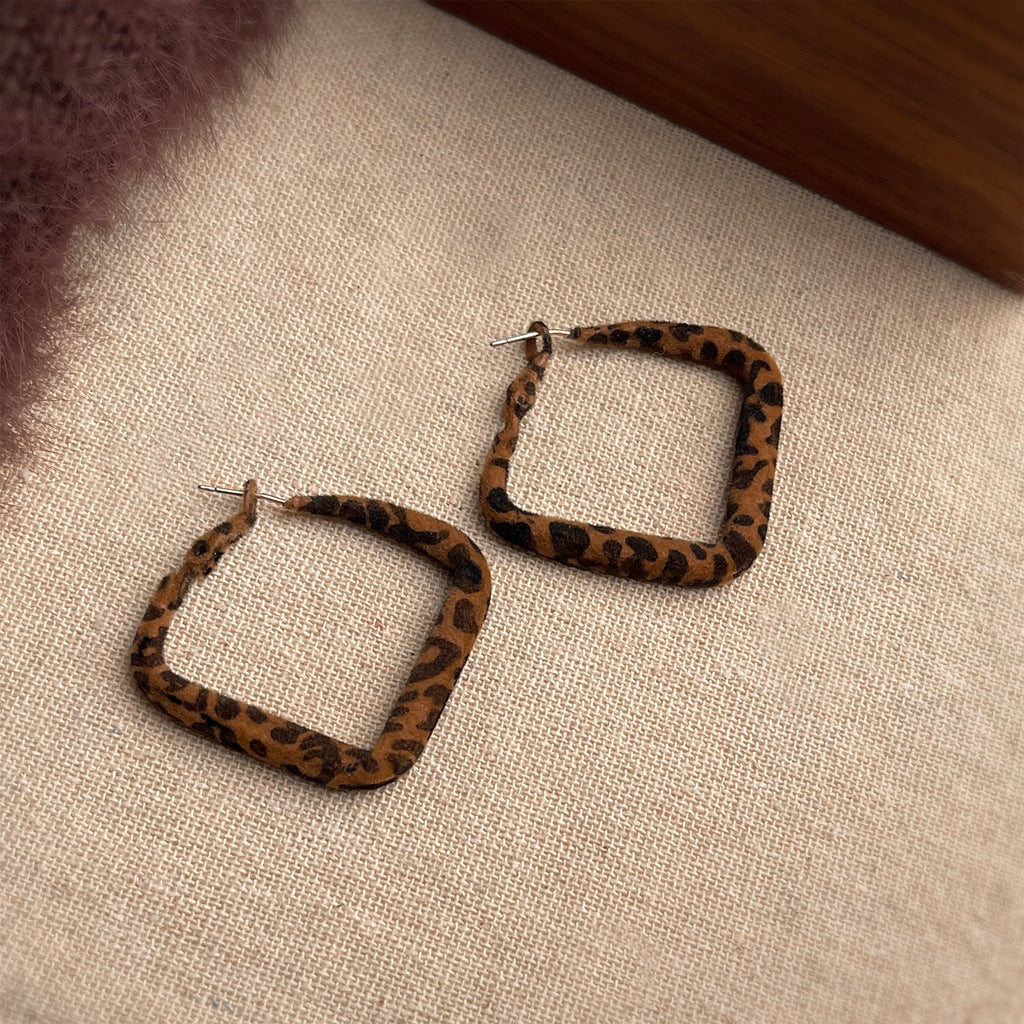 C관 - 925 은침 플록킹 벨벳 호피무늬 대형 귀걸이 [6997-7000] 25.10-5