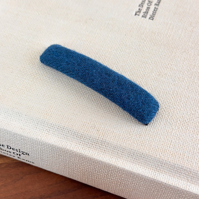 E관 - 컬러 퍼 소재 옆머리용 일자 헤어핀 [27574] 25.10-3