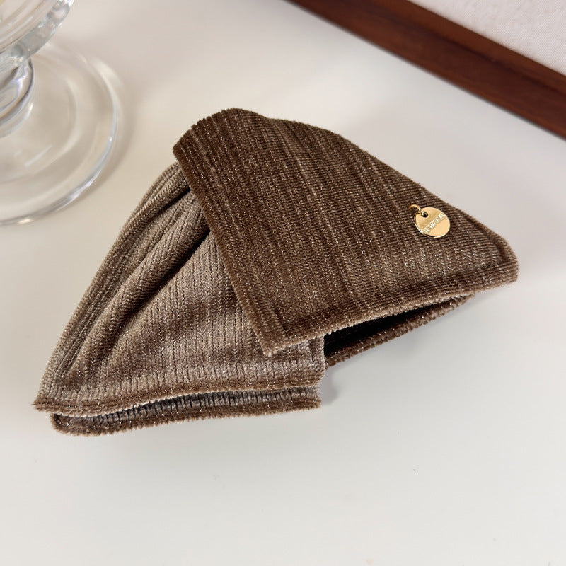 E관 - 가을겨울 벨벳 패브릭 삼각형 집게핀 [27720] 25.11-4