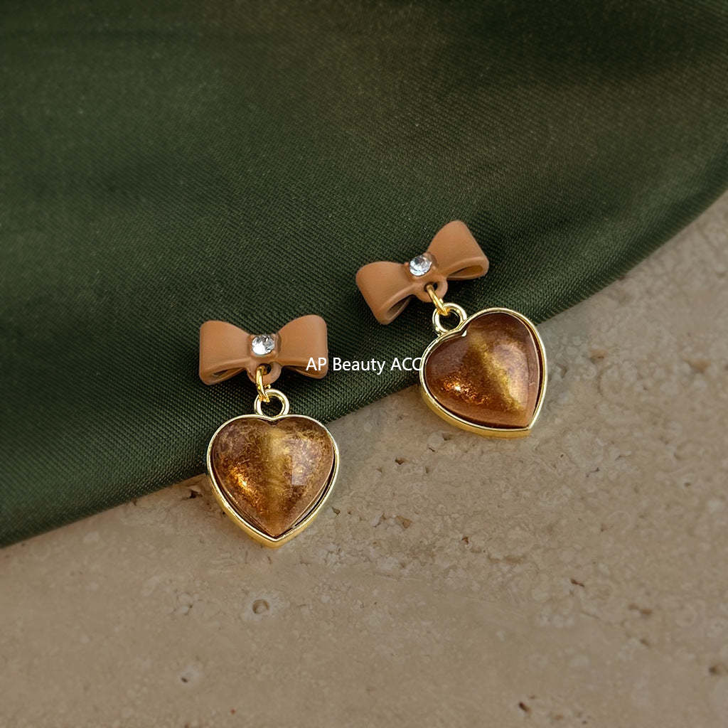 C관 - 925 은침 브라운 큐빅 리본 하트 모양 귀걸이 [7018] 25.11-1