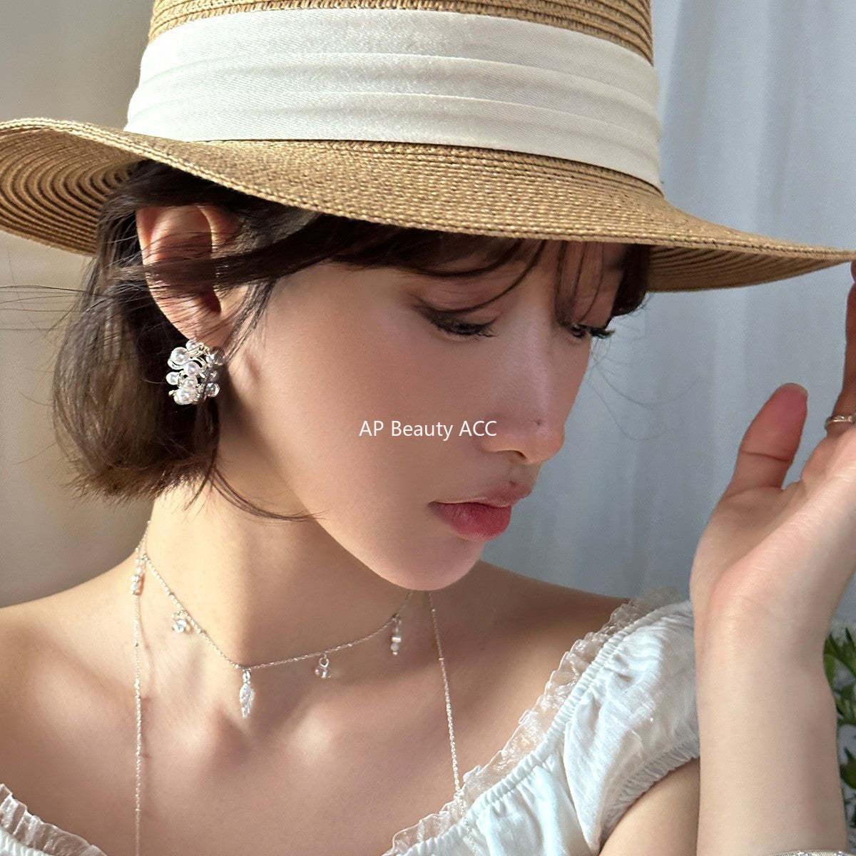 A관 - 진주 C형 디자인 스터드 귀걸이 [EH-4142] 25.12-2