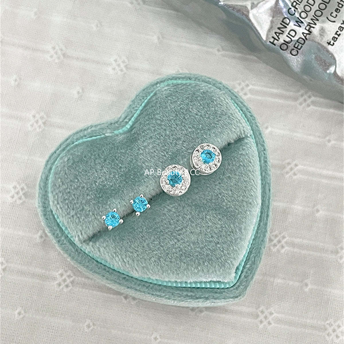 A관 - 투명 블루 큐빅 비대칭 스터드 귀걸이 [EH-4080] 25.10-4