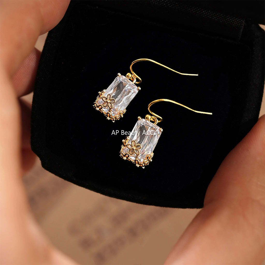 C관 - 스퀘어 큐빅 14K 도금 후크형 귀걸이 [5572] 25.03-2