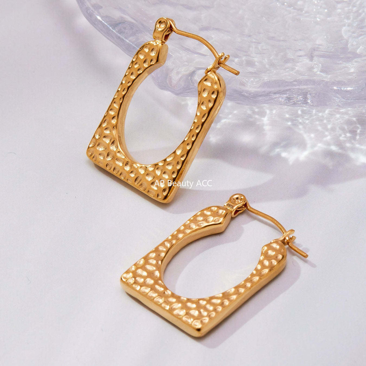 D관 - 스테인리스 18K 도금 펀칭 스퀘어 U자형 귀걸이 [F624] 25.10-5