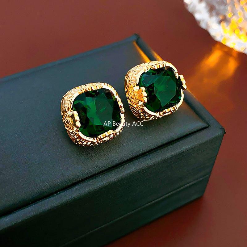 C관 - 18K 도금 큐빅 그린 사각 심플 레트로 엘레강스 귀걸이 [E130] 24.02-1