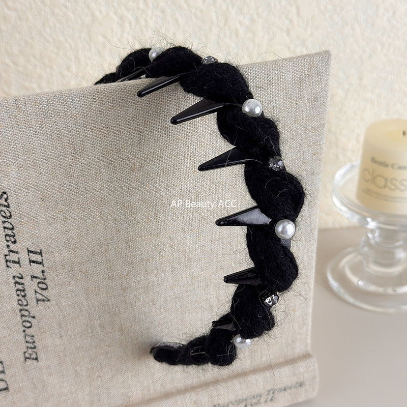 E관 - 털실 니트 큐빅 진주 장식 빗살 머리띠 [27663] 25.11-2