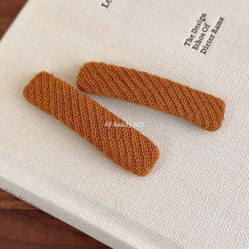 E관 - 니트 울 사각형 헤어핀 [27490] 25.09-4