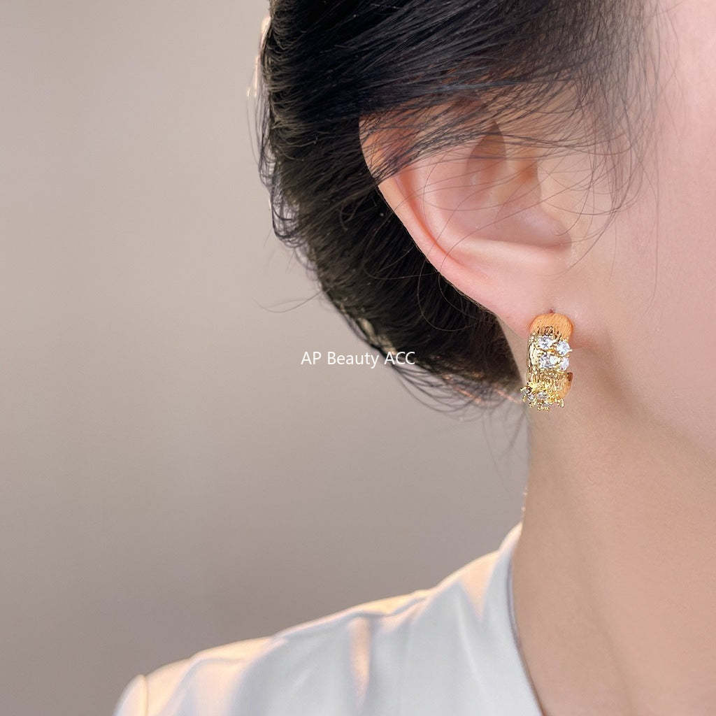 C관 - 큐빅 주름 반원 디자인 925 은침 귀걸이 [7103] 25.11-3