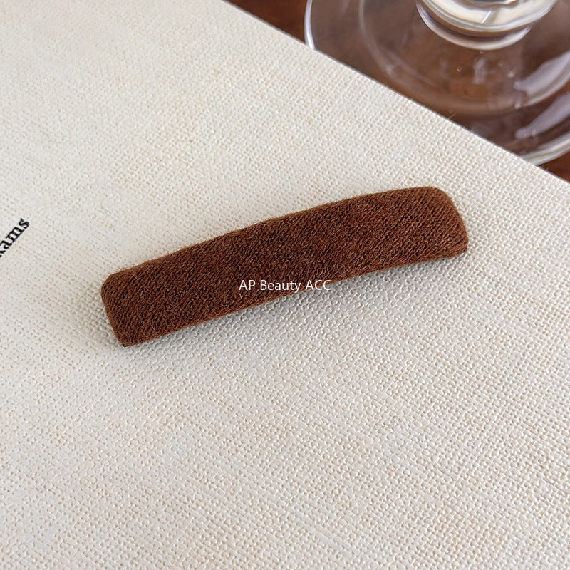 E관 - 컬러 퍼 소재 옆머리용 일자 헤어핀 [27574] 25.10-3