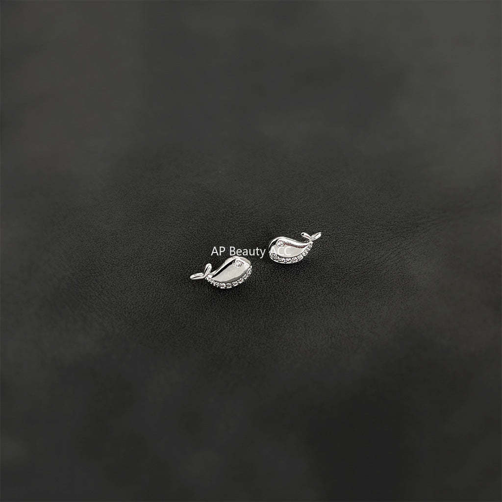 C관 - 미니 고래 큐빅 백금 도금 귀걸이 [4771] 24.09-1