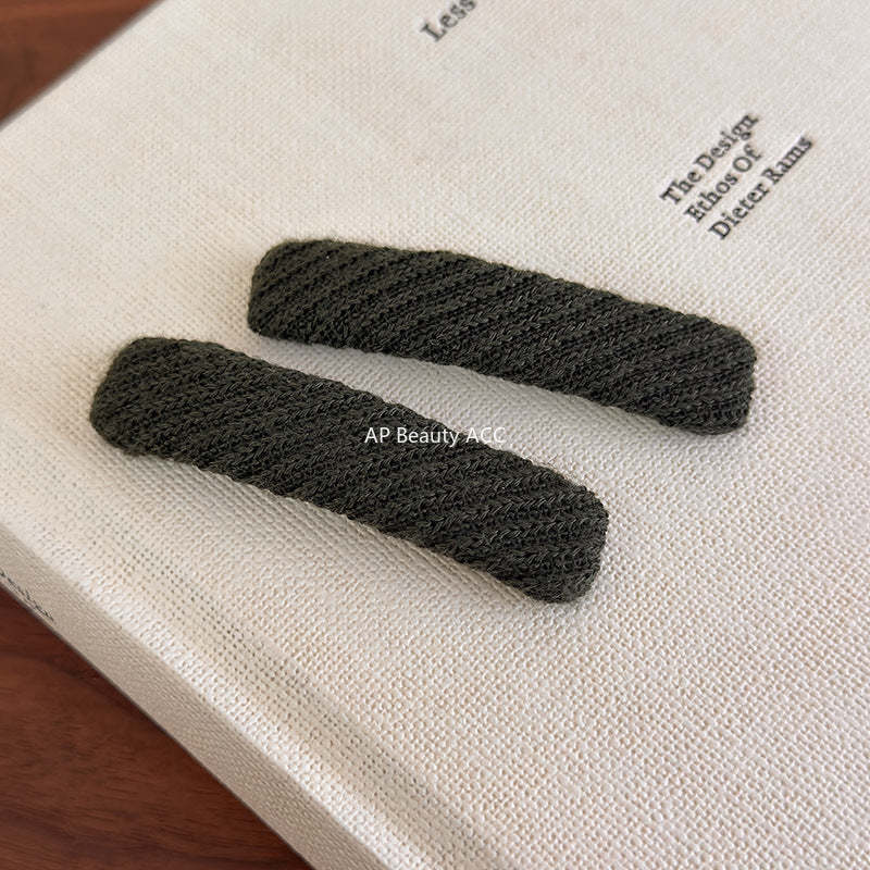 E관 - 니트 울 사각형 헤어핀 [27490] 25.09-4