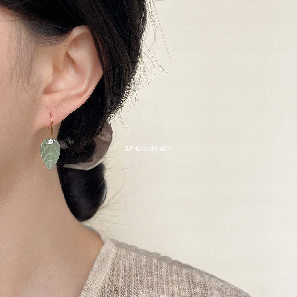 C관 - 유리 작은 나뭇잎 수공예 디자인 귀걸이 2024 신상 귀걸이 [3890] 24.05-2