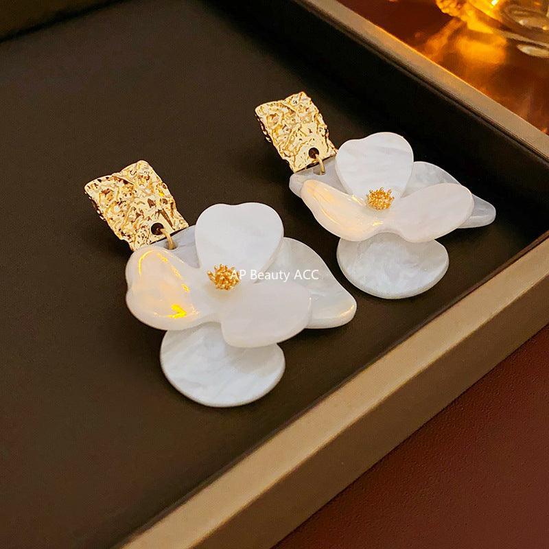 C관 - 실버 플라워 아크릴 레트로 유니크 럭셔리 귀걸이 [E18974] 24.03-3