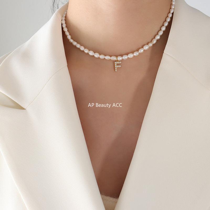 D관 - 담수진주 알파벳 큐빅 펜던트 티타늄 스틸 18K 도금 목걸이 [P1301] 24.01-2