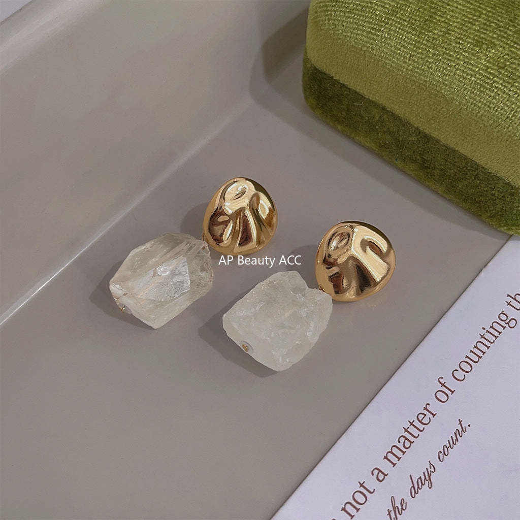 C관 - 화이트 크리스탈 14K 도금 은침 귀걸이 [3952] 24.05-3