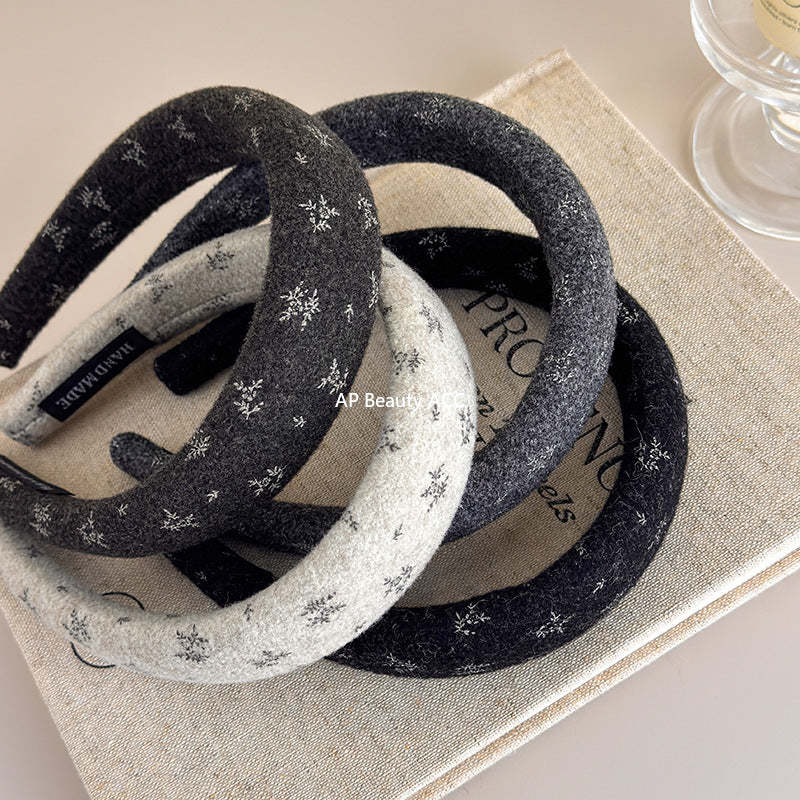 E관 - 레트로 니트 플라워 패턴 쿠션 머리띠 [27633] 25.11-1