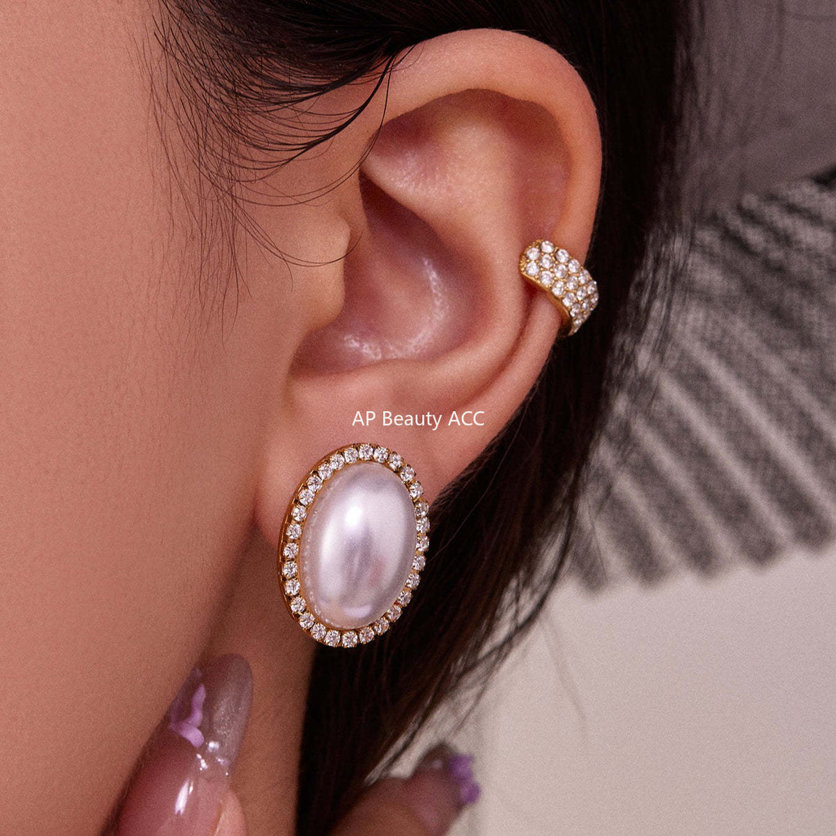 D관 - 스테인리스 18K 도금 타원형 자개진주 큐빅 귀걸이 [F793-F983] 25.10-5