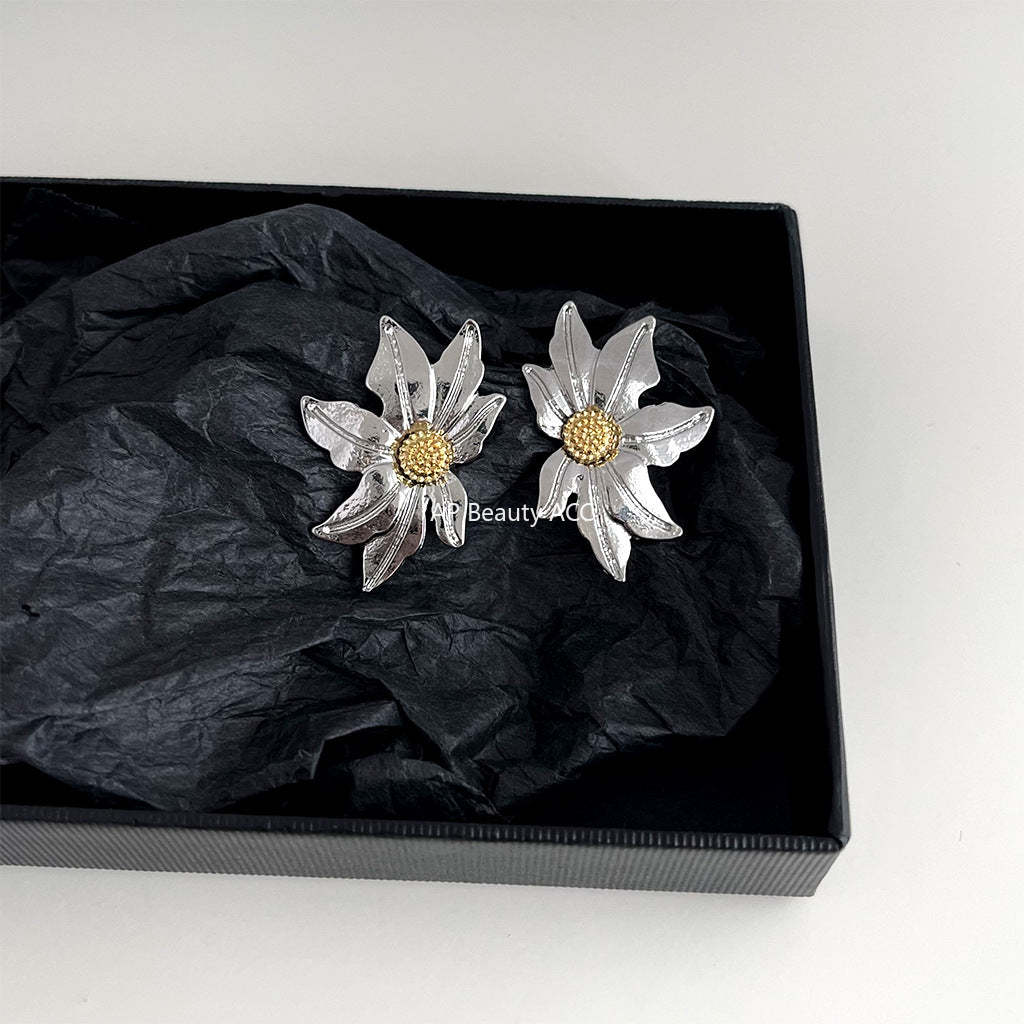 C관 - 인스타 꽃 모양 핸드 메이드 14K 도금 귀걸이 [4395] 24.06-4