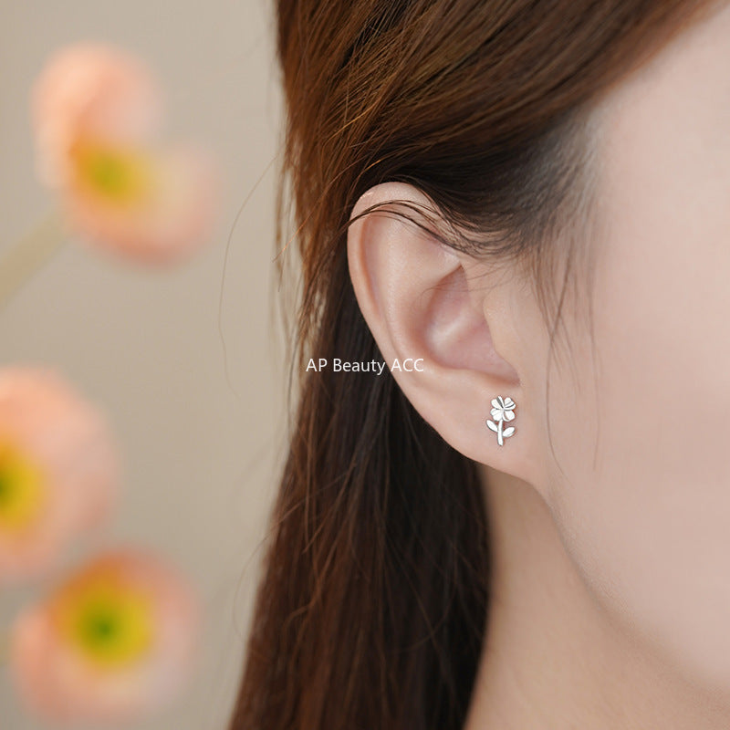 B관 - 999 실버 플라워 스터드 귀걸이 [YC5346E_1] 25.11-1