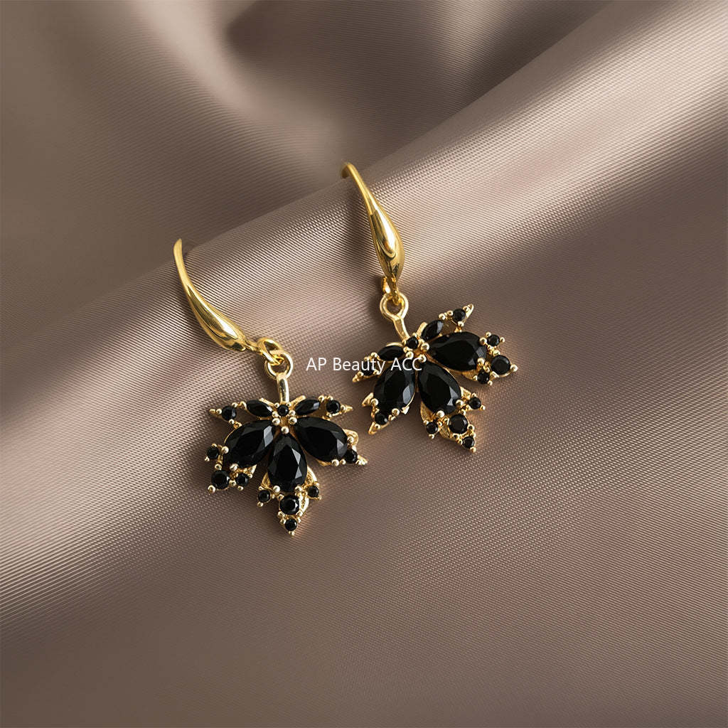 C관 - 925 은침 14K 도금 블랙 큐빅 잎 디자인 귀걸이 [6966] 25.10-4