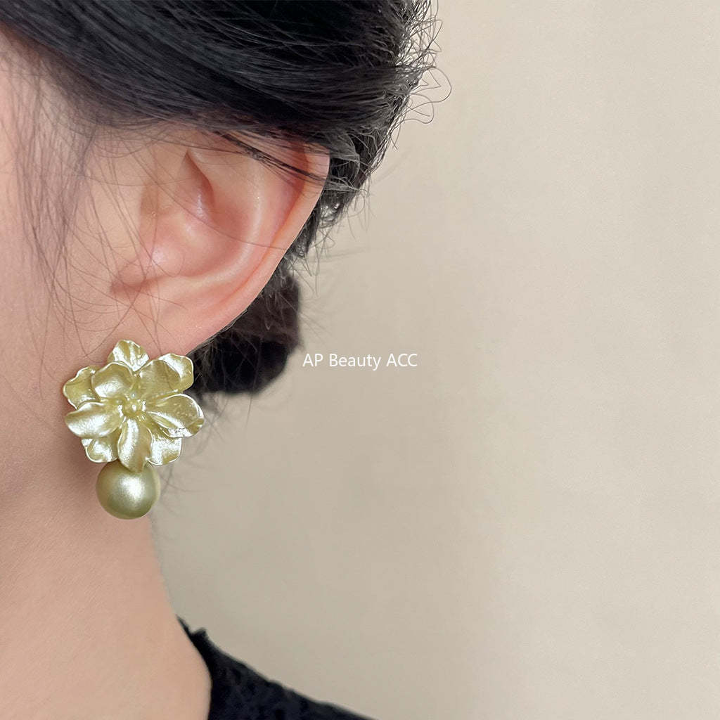 C관 - 민트빛 차꽃 담수 진주 상큼한 14K 도금 귀걸이 [4331-4332] 24.06-3