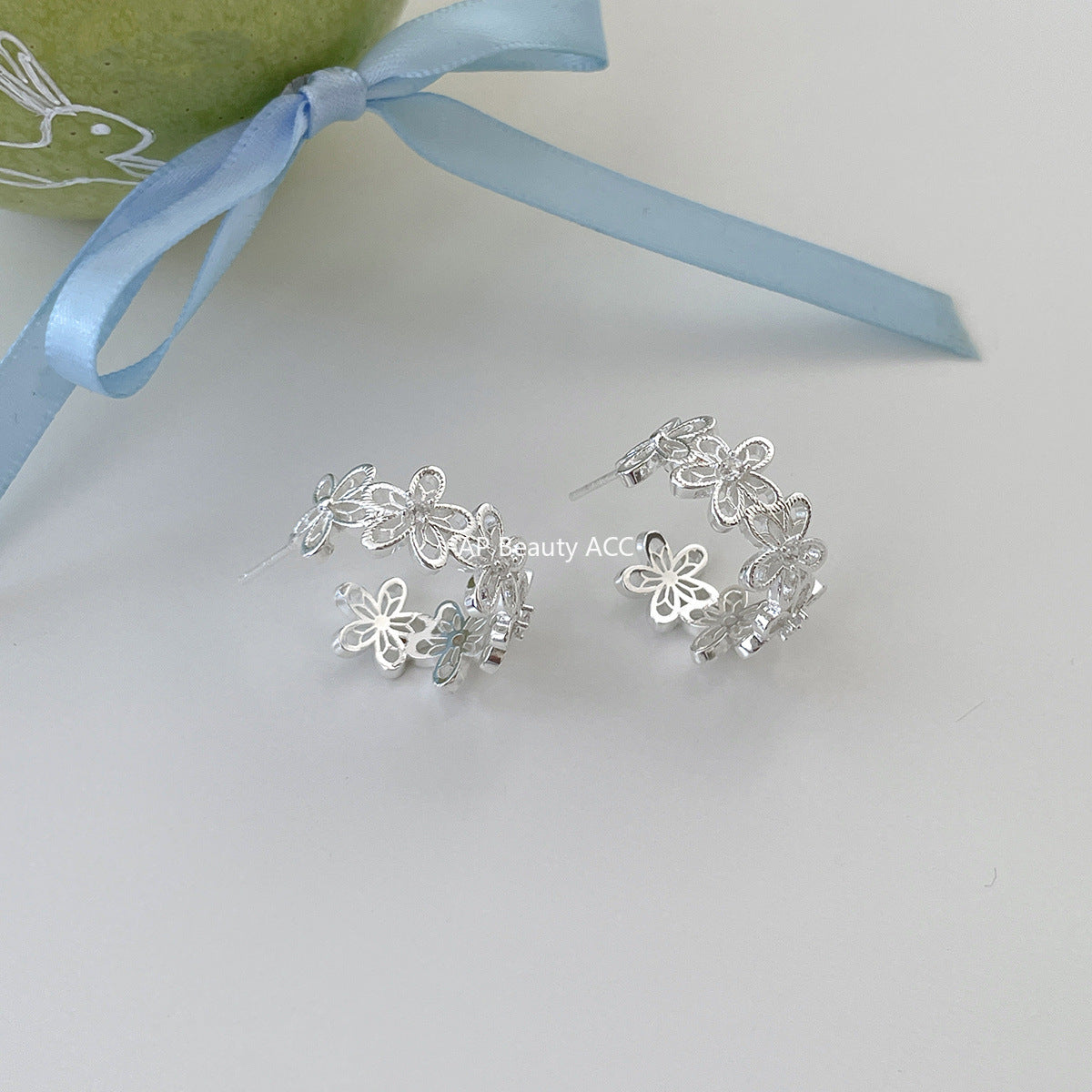 A관 - 큐빅 라인 플라워 디자인 C형 귀걸이 [EH-4168] 25.10-3